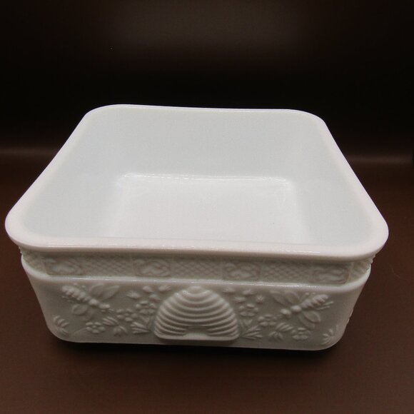 Vintage Tiara Indiana Milk Glass Bee Candy Dish - Picture 3 of 9